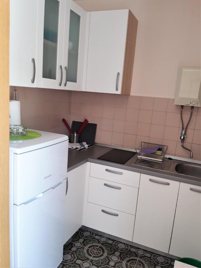 Apartments Marta Rogoznica  Bagian luar foto